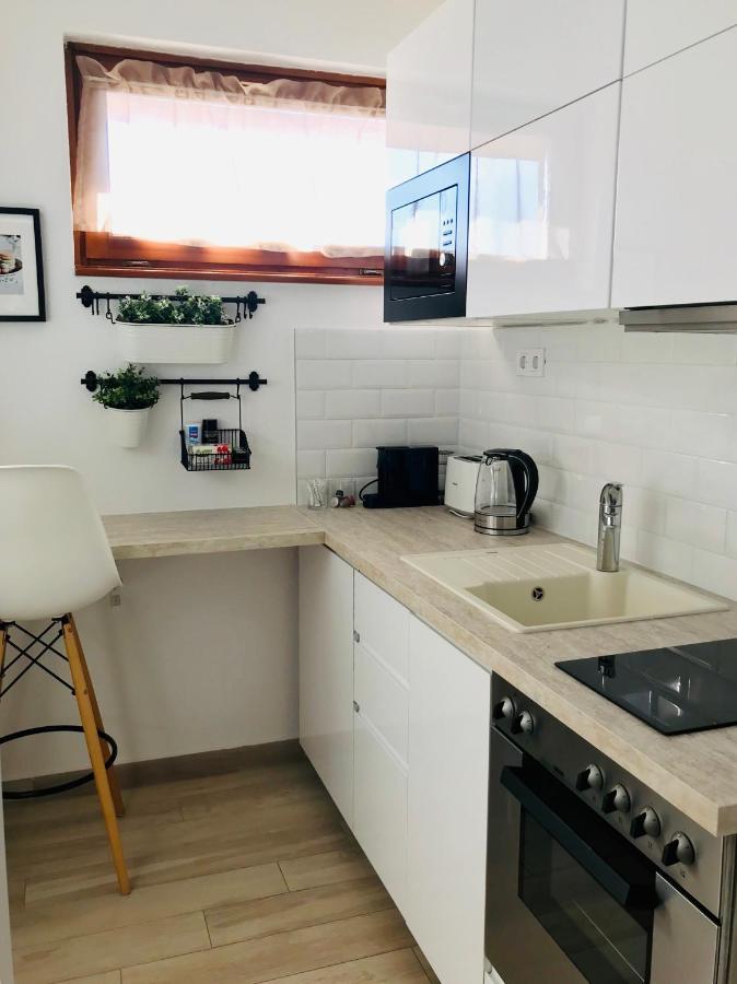 Belvarosi Studio Apartman Kecskemet Bagian luar foto