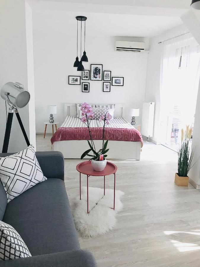 Belvarosi Studio Apartman Kecskemet Bagian luar foto