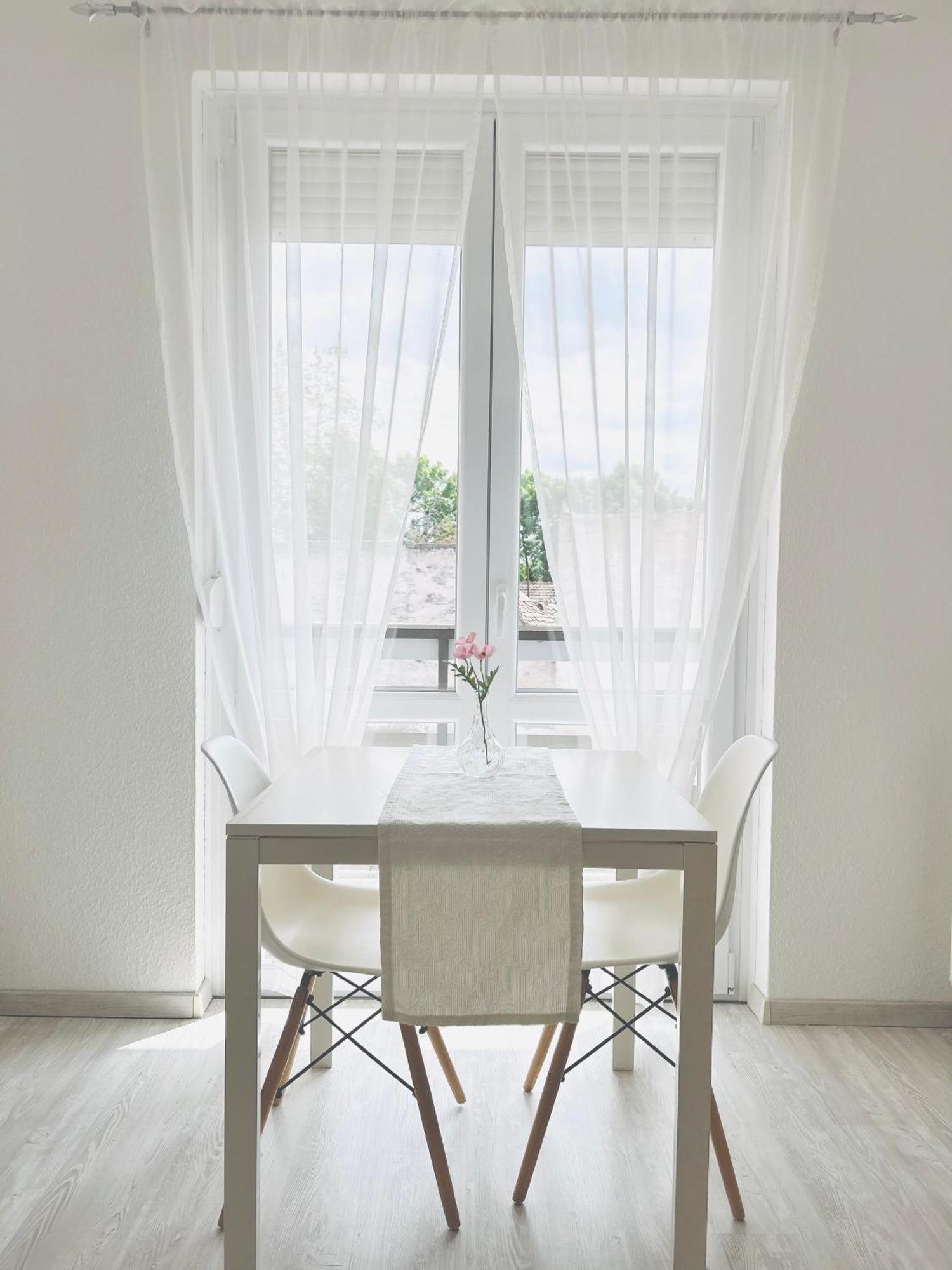 Belvarosi Studio Apartman Kecskemet Bagian luar foto
